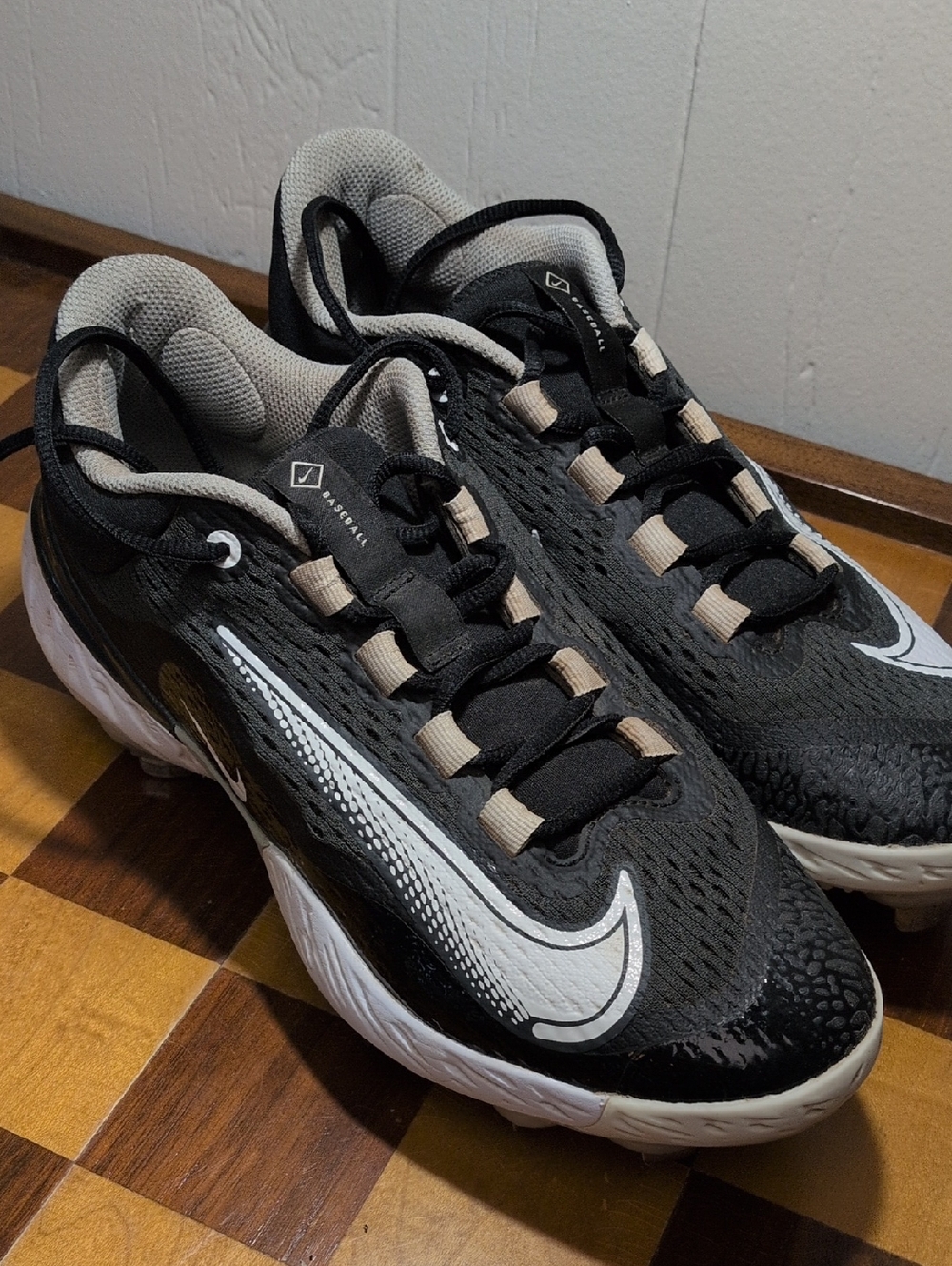 Nike Black and White  Baseball Cleats Size 7.5